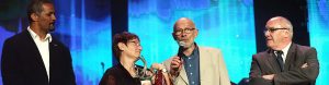 Les parents d'Anaïs Bescond reçoivent le trophée de la Nuit des Étoiles 2017